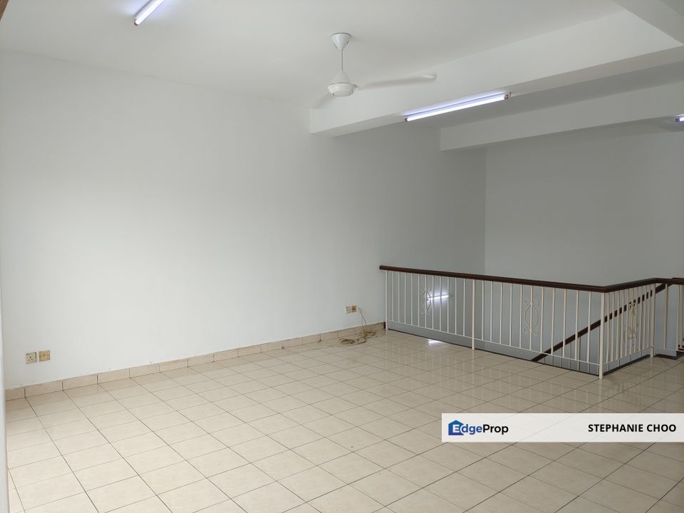 2 Storey Townhouse At Seri Kembangan, Taman Sungai Besi Indah, Selangor, Seri Kembangan