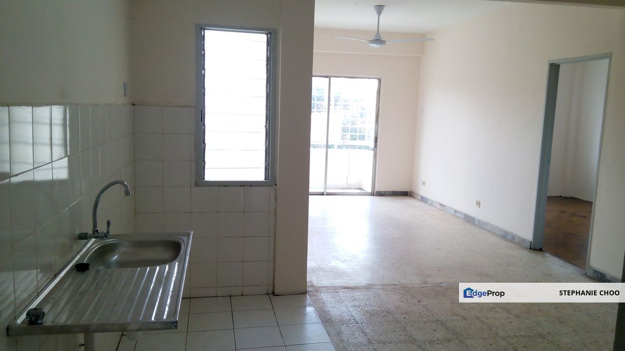 Seri Kembangan, Balakong, Pangsapuri Mutiara Near UPM & Purtrajaya, Selangor, Balakong