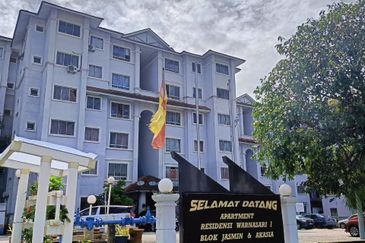 Residensi Warnasari 1