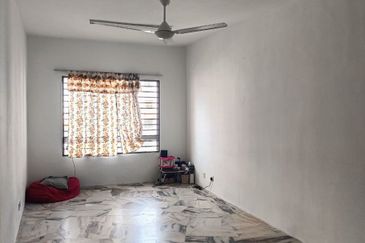 Residensi Warnasari 1