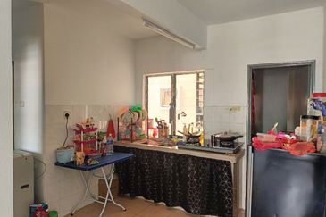 Residensi Warnasari 1