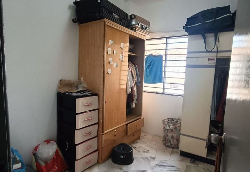 Residensi Warnasari 1