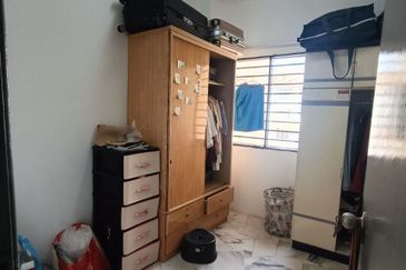 Residensi Warnasari 1