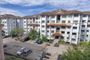 Residensi Warnasari 1