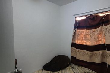 Residensi Warnasari 1