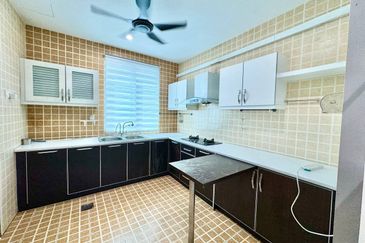 Perdana College Heights