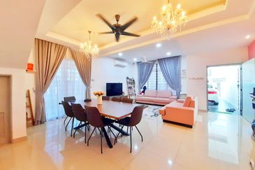 Taman Suria Warisan @ Kota Warisan