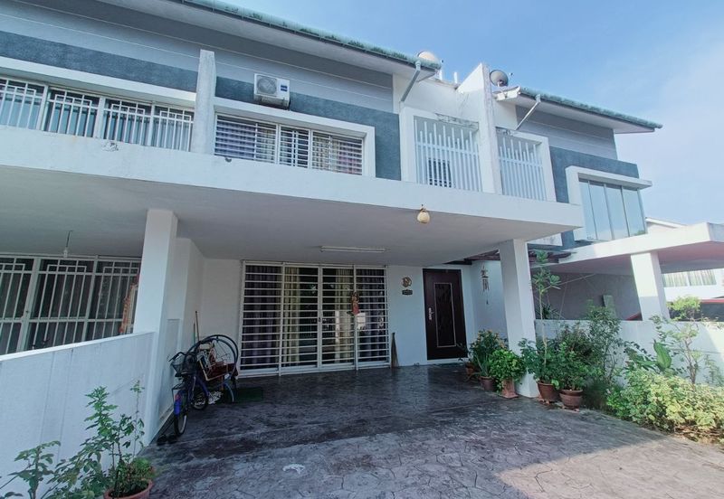 Jalan Timur @ Bandar Baru Enstek