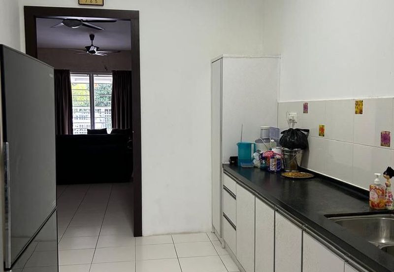 Jalan Timur @ Bandar Baru Enstek