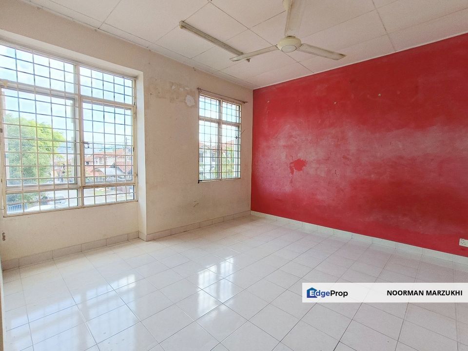 Taman Ixora Double Storey 20x70 For Sale, Selangor, Sepang