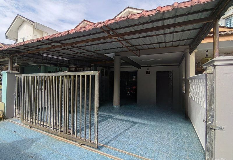 Taman Baiduri, Dengkil