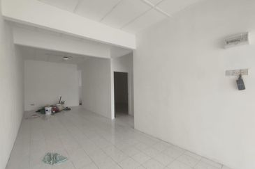 Taman Seroja, Bandar Baru Salak Tinggi