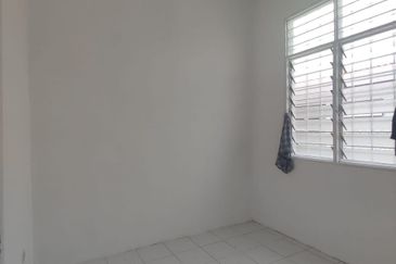 Taman Seroja, Bandar Baru Salak Tinggi