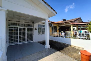 Taman Seroja, Bandar Baru Salak Tinggi