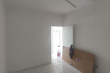 Taman Seroja, Bandar Baru Salak Tinggi