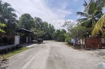 Persiaran Desa Pinggiran Putra 