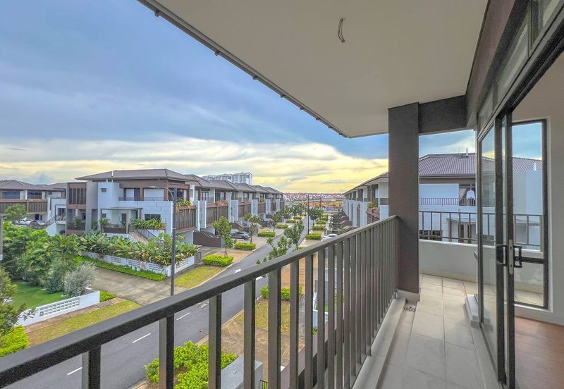 The Mulia Residence 3 Storey Endlot For Sale
