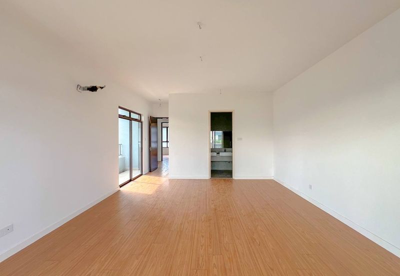 The Mulia Residence 3 Storey Endlot For Sale