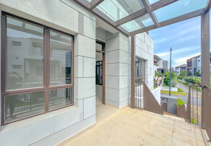 The Mulia Residence 3 Storey Endlot For Sale