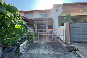 Taman Bunga Raya, Sepang