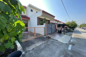 Taman Bunga Raya, Sepang