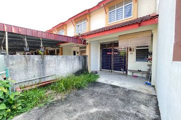 Taman Bunga Raya, Sepang