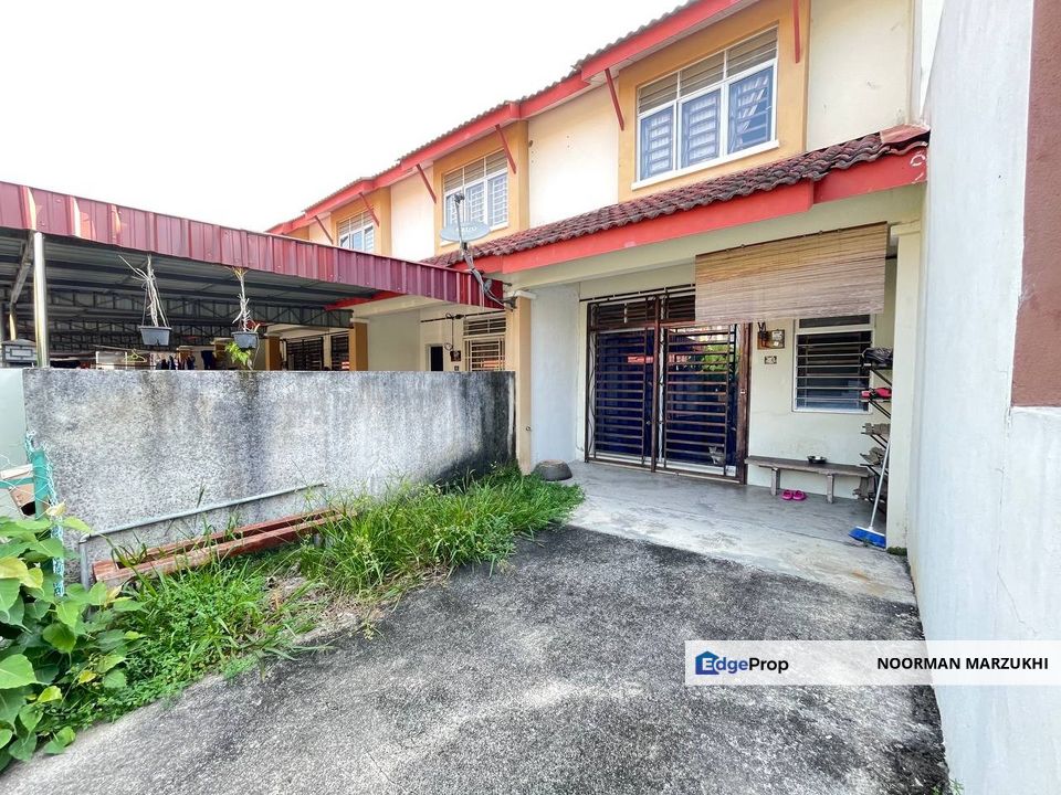 Taman Bunga Raya, 2 Storey Terrace For Sale, Selangor, Sepang