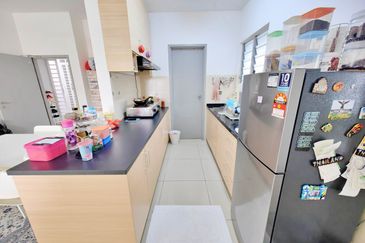 Kiara Court - Nilai Impian