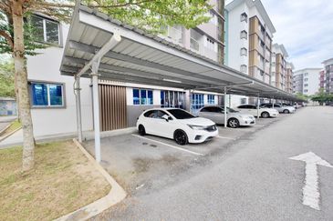 Kiara Court - Nilai Impian