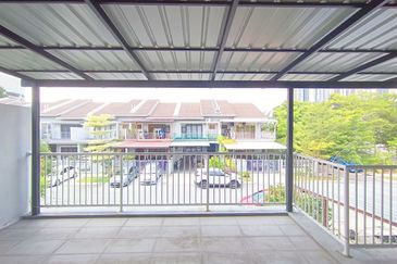 Evira @ Warisan Puteri