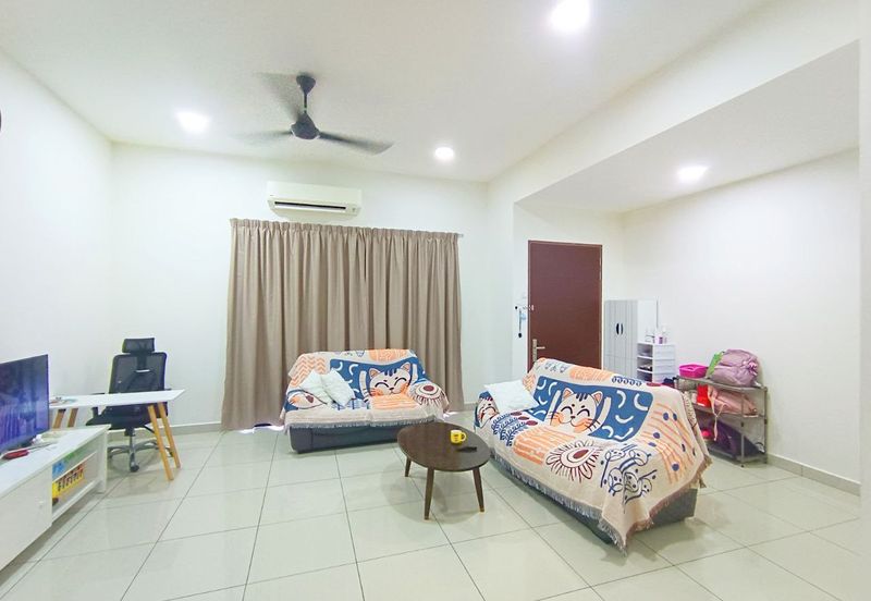 Evira @ Warisan Puteri