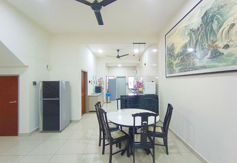 Evira @ Warisan Puteri