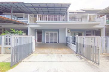 Evira @ Warisan Puteri