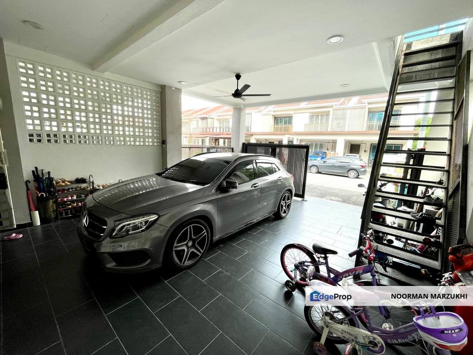 Taman Seri Bestari, Double Storey Endlot For Sale, Selangor, Sepang
