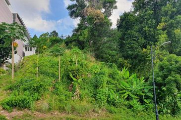 Good Buy of Bungalow Land in Country Heights Damansara Kuala Lumpur For Sale