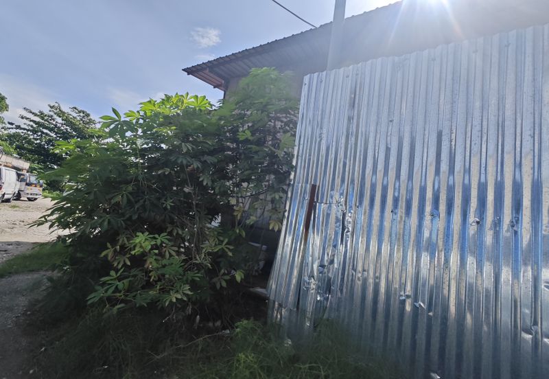 Kampung Sungai Kayu Ara