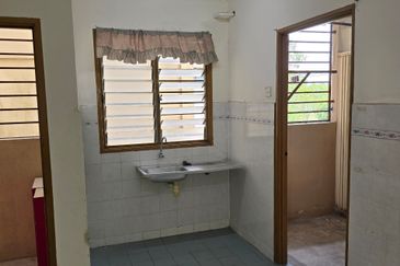 Johan Court Flat @ Alam Perdana