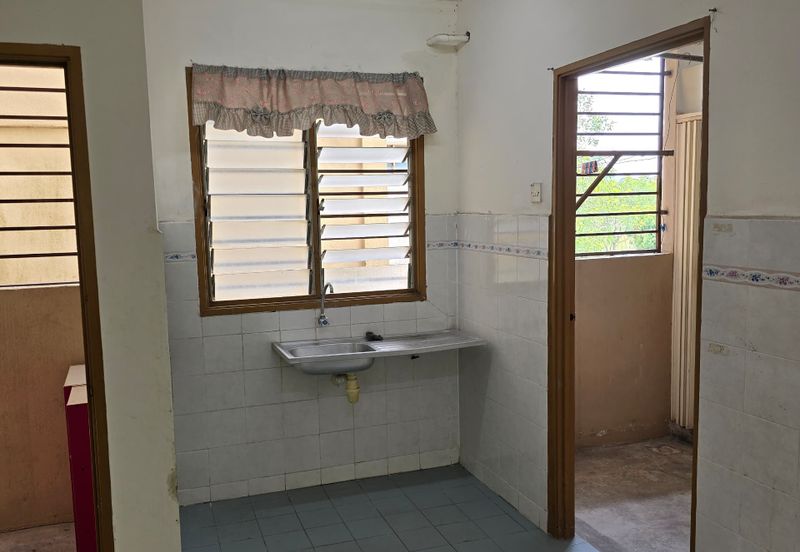 Johan Court Flat @ Alam Perdana