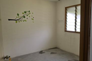 Johan Court Flat @ Alam Perdana