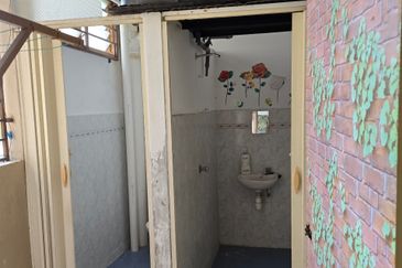 Johan Court Flat @ Alam Perdana