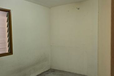 Johan Court Flat @ Alam Perdana