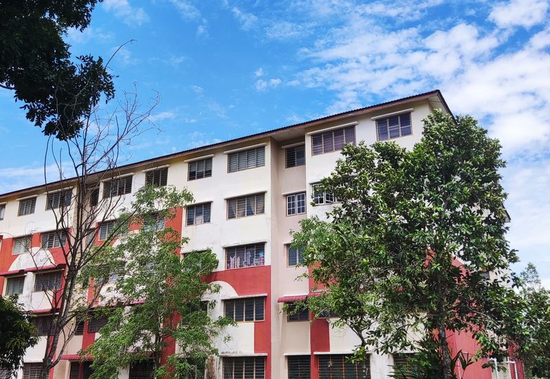 Johan Court Flat @ Alam Perdana