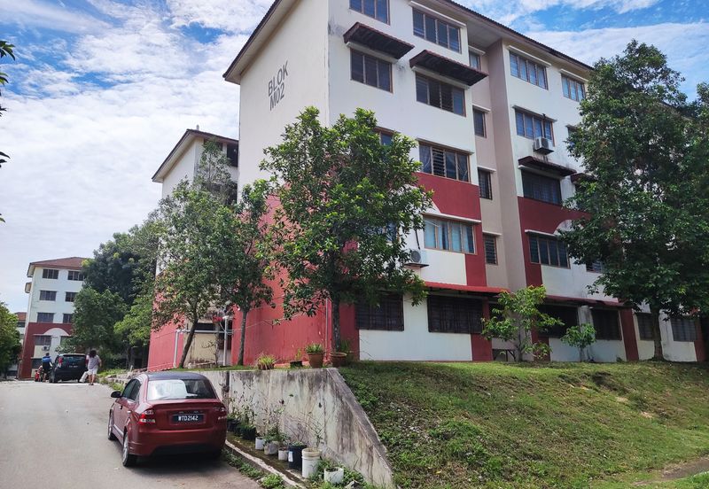 Johan Court Flat @ Alam Perdana