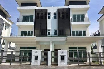 Suria Villa @ Sungai Long