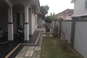 KEMAYAN COUNTRY TOWNSHIP (RASAH KEMAYAN)