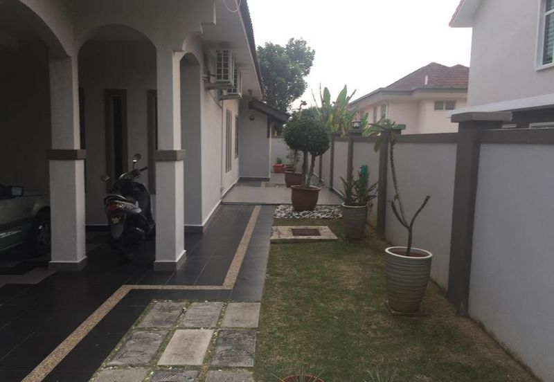 KEMAYAN COUNTRY TOWNSHIP (RASAH KEMAYAN)