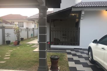 KEMAYAN COUNTRY TOWNSHIP (RASAH KEMAYAN)