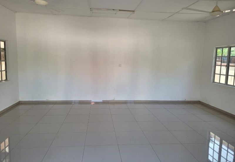 Hulu Yam Baru Taman Desa Kaloi 