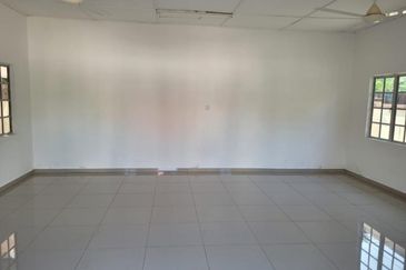 Hulu Yam Baru Taman Desa Kaloi 