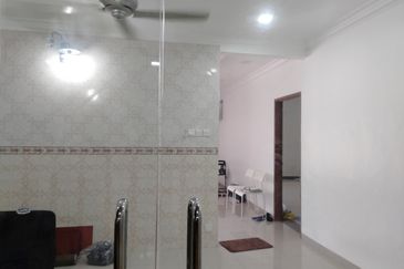 Hulu Yam Baru Taman Desa Kaloi 